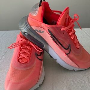 Nike Air Max 2090 Sneakers
